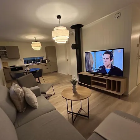 Ghar-new 2 Bedrooms Near Airport And Oslo City-free Parking