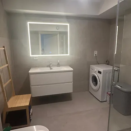 Apartman Ghar-new 2 Bedrooms Near Airport And Oslo City-free Parking *