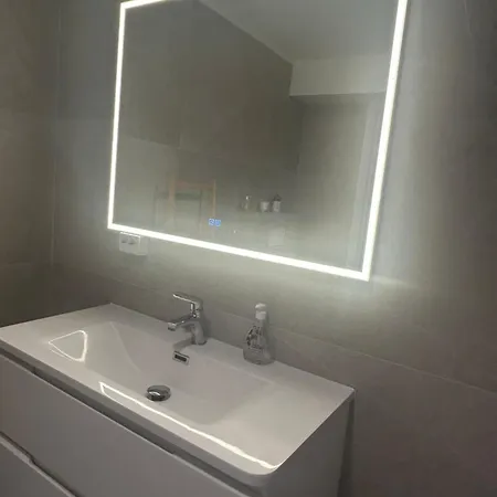 Ghar-new 2 Bedrooms Near Airport And Oslo City-free Parking