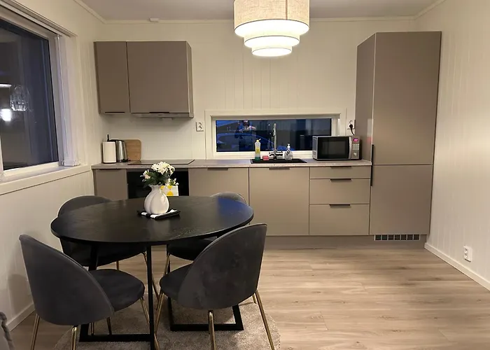 Ghar-new 2 Bedrooms Near Airport And Oslo City-free Parking