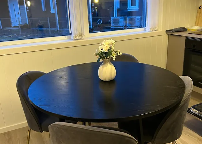 Ghar-New 2 Bedrooms Apartment Near Airport And Oslo City-Free Parking דירה Klofta