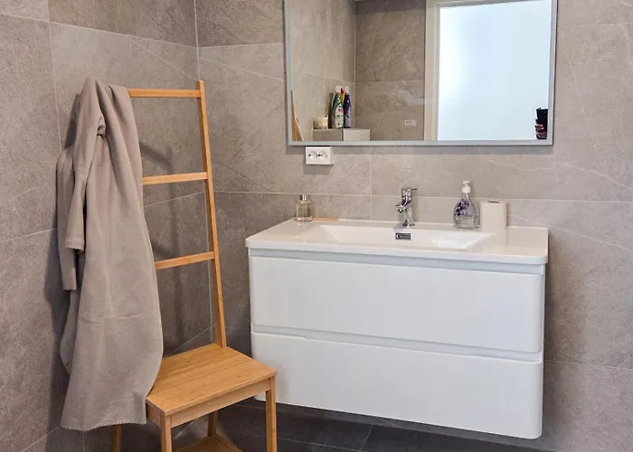 דירה Ghar-New 2 Bedrooms Apartment Near Airport And Oslo City-Free Parking