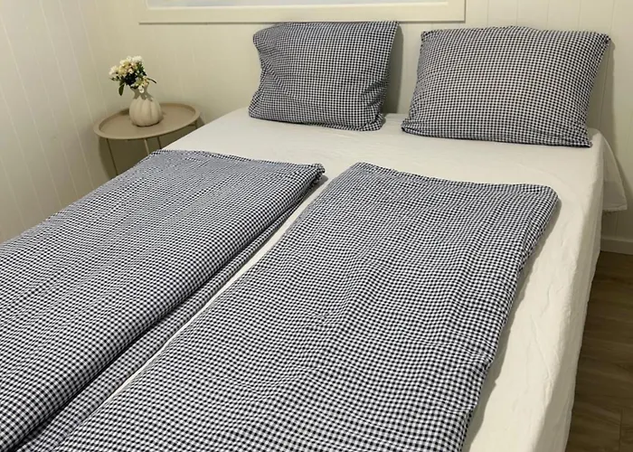 Ghar-New 2 Bedrooms Apartment Near Airport And Oslo City-Free Parking דירה