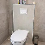 Ghar-new 2 Bedrooms Near Airport And Oslo City-free Parking *