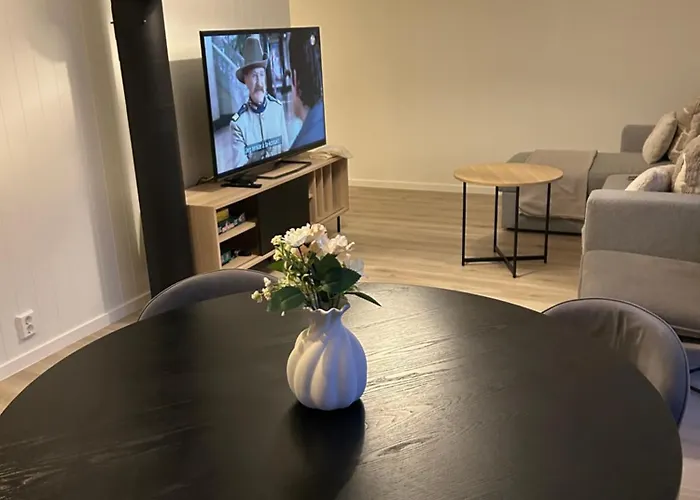 Ghar-New 2 Bedrooms Apartment Near Airport And Oslo City-Free Parking